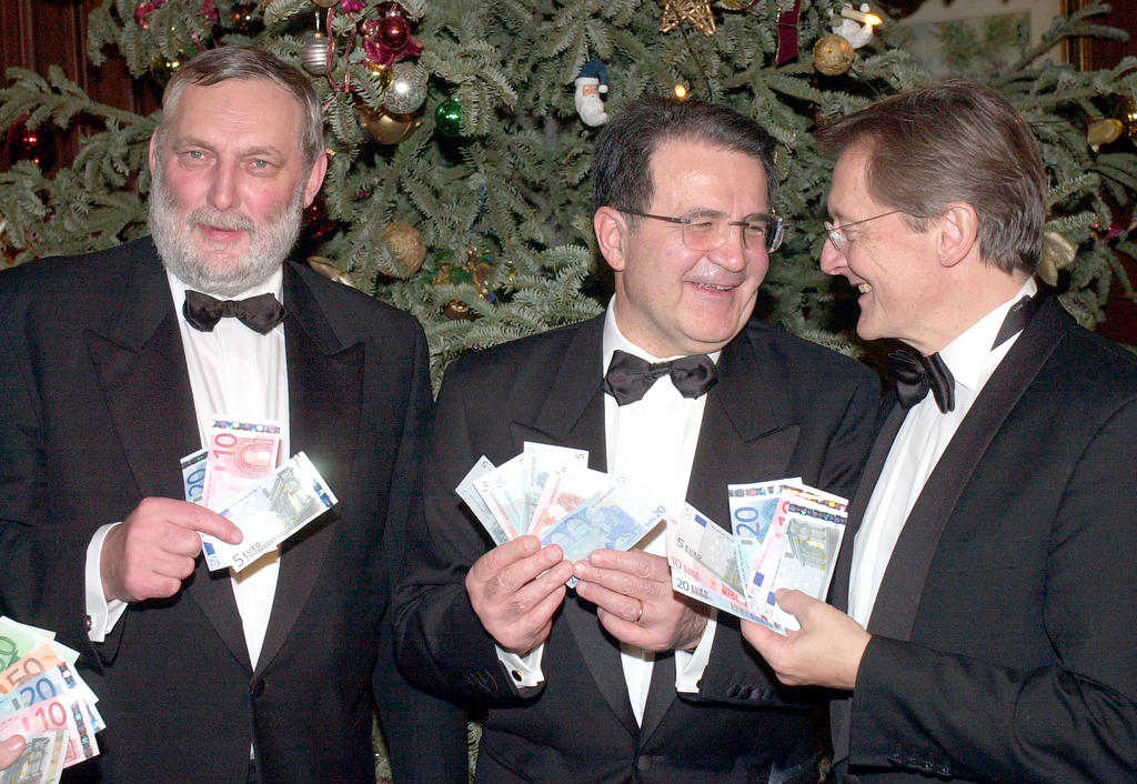 Die ersten Euro-Banknoten (Wien, 31. Dezember 2001)