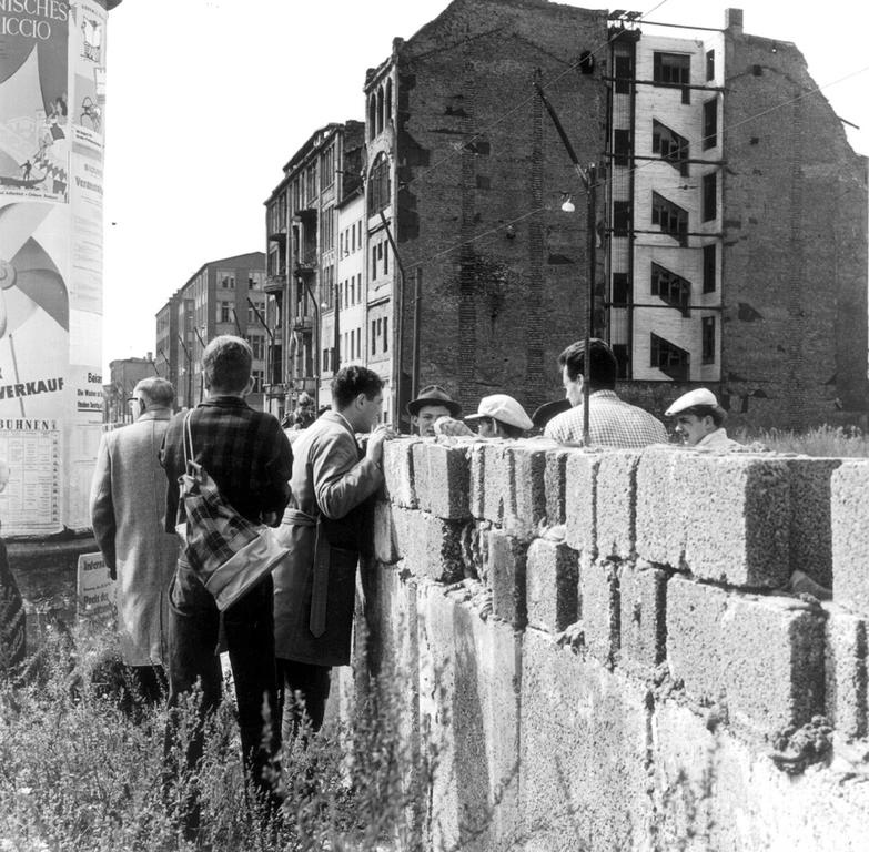 Building of the Berlin Wall (13 and 14 August 1961)