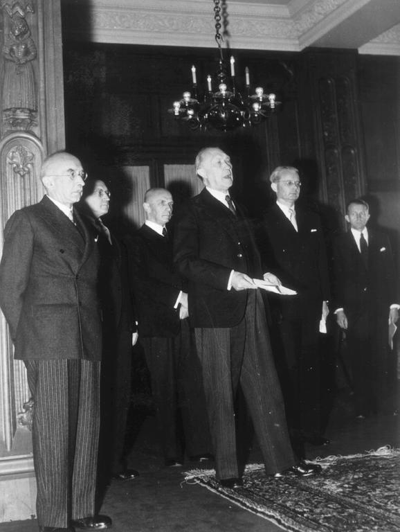 Présentation du premier cabinet ministériel de Konrad Adenauer (Bonn, 21 septembre 1949)
