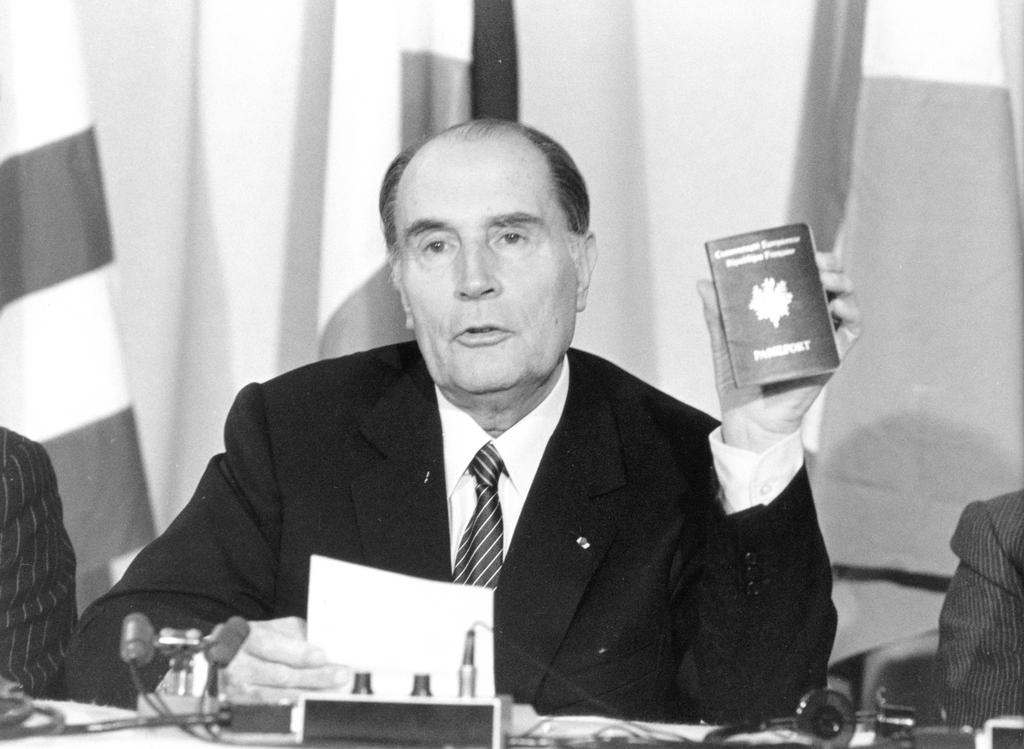 Le passeport européen (26 juin 1984)