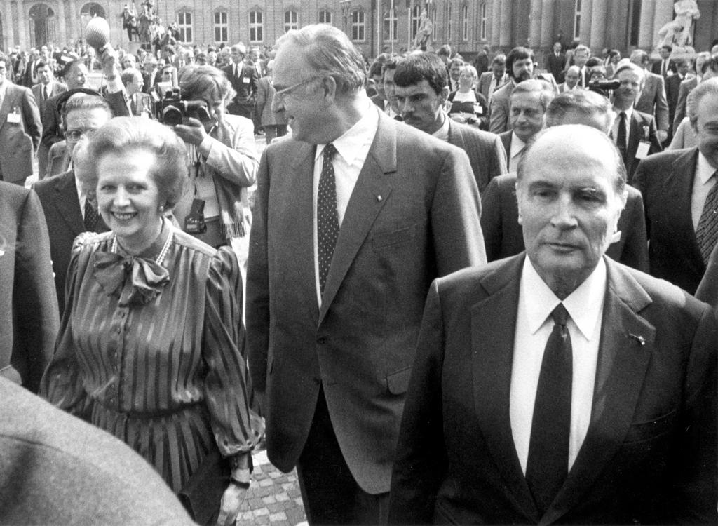 Ankunft von Margaret Thatcher, Helmut Kohl und François Mitterrand auf der Europäischen Ratstagung in Stuttgart (17. bis 19. Juni 1983)