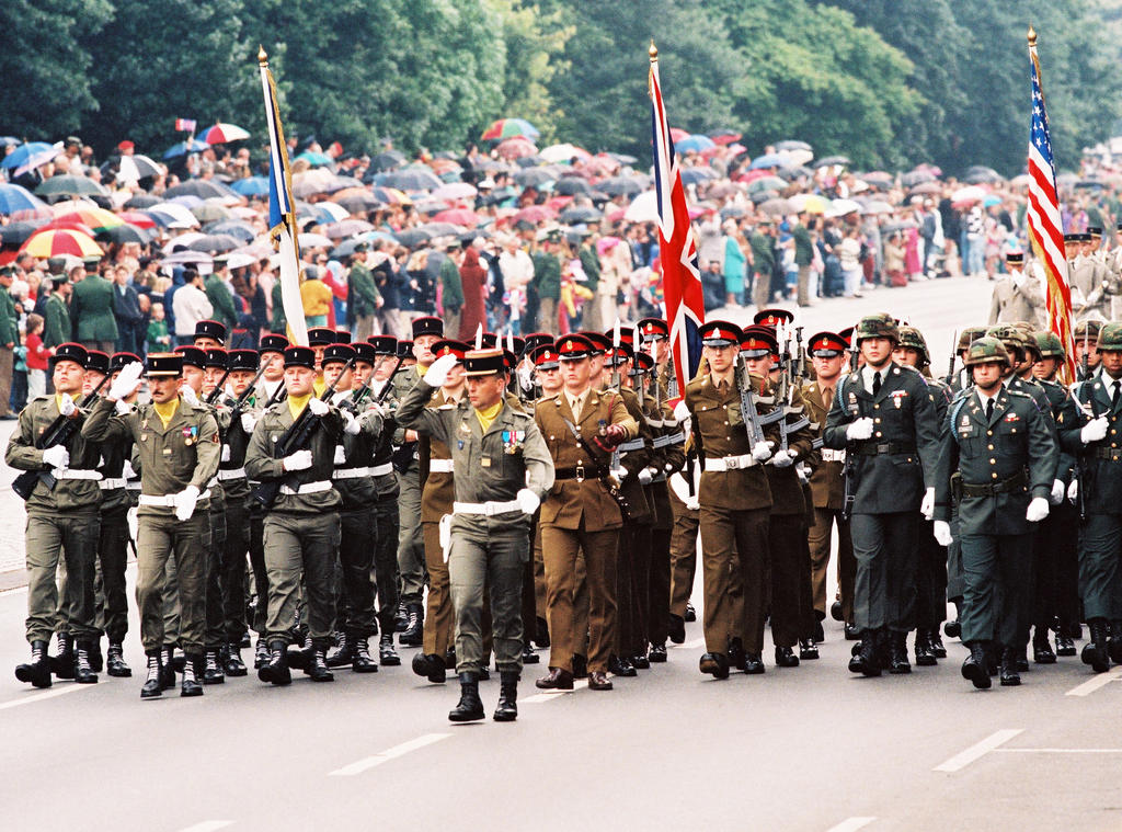 Final joint military parade in Berlin (18 June 1994)