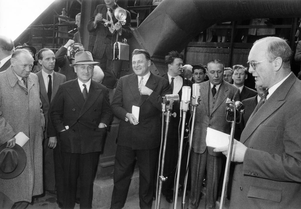 Cérémonie d'inauguration du marché commun de l'acier (Esch-sur-Alzette, 30 avril 1953)