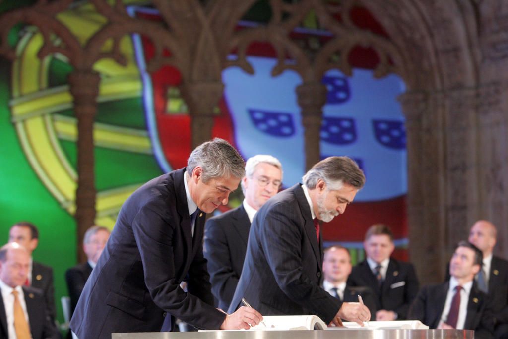 Signature du traité de Lisbonne par le Portugal (13 décembre 2007)