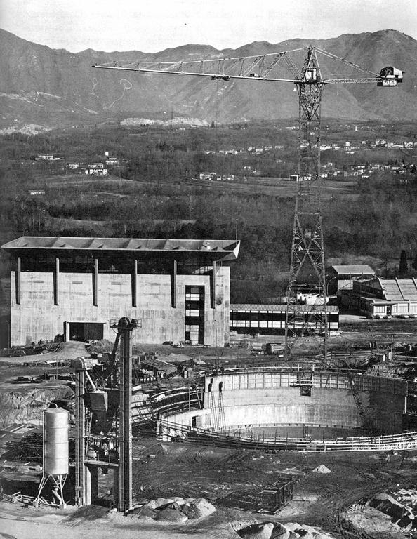 Construction of the ESSOR reactor in Ispra