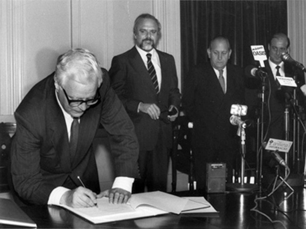 Signature du programme communautaire INTERREG (18 juin 1991)