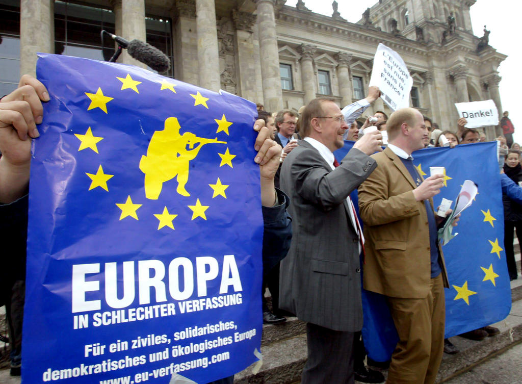 Demonstrators against the European Constitution (Berlin, 12 May 2005)