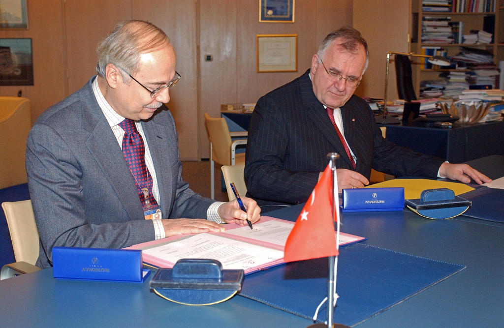 Ratification by Turkey of Protocol No 6 of the European Convention on Human Rights concerning the abolition of the death penalty (Strasbourg, 12 November 2003)