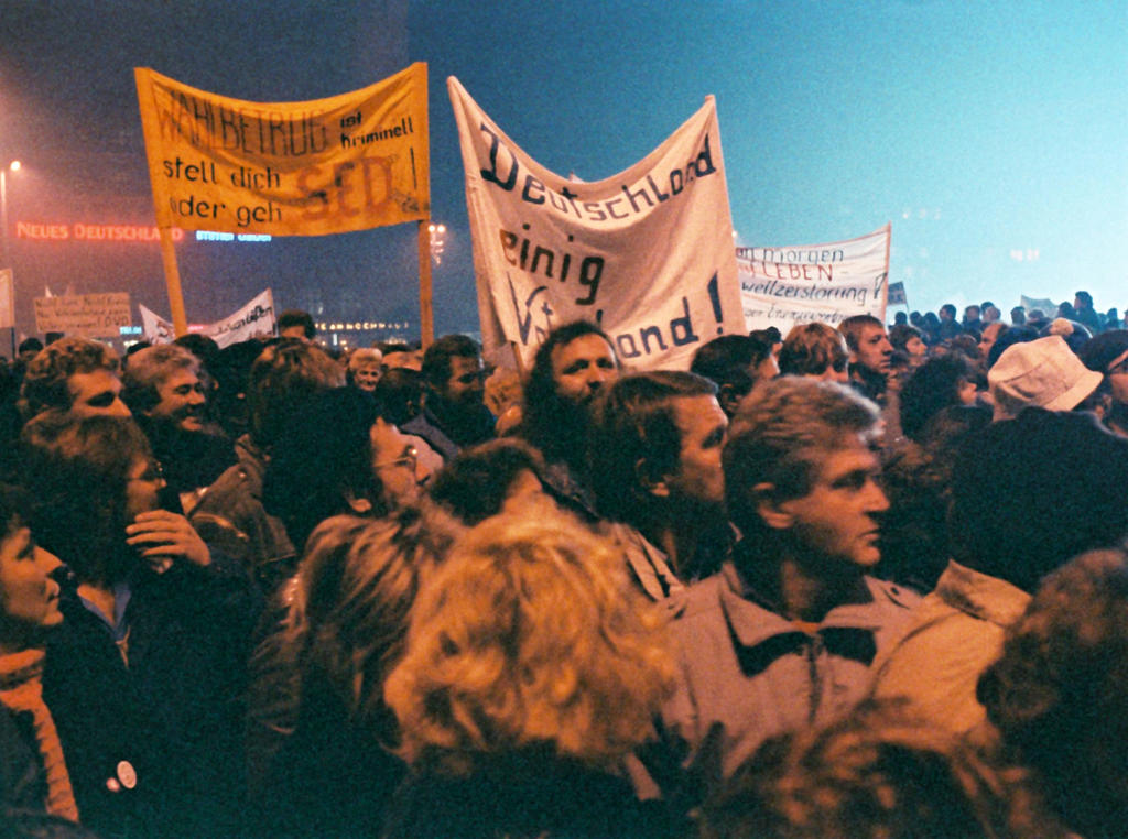 Manifestations du Lundi contre la politique du gouvernement est-allemand (Leipzig, 13 novembre 1989)