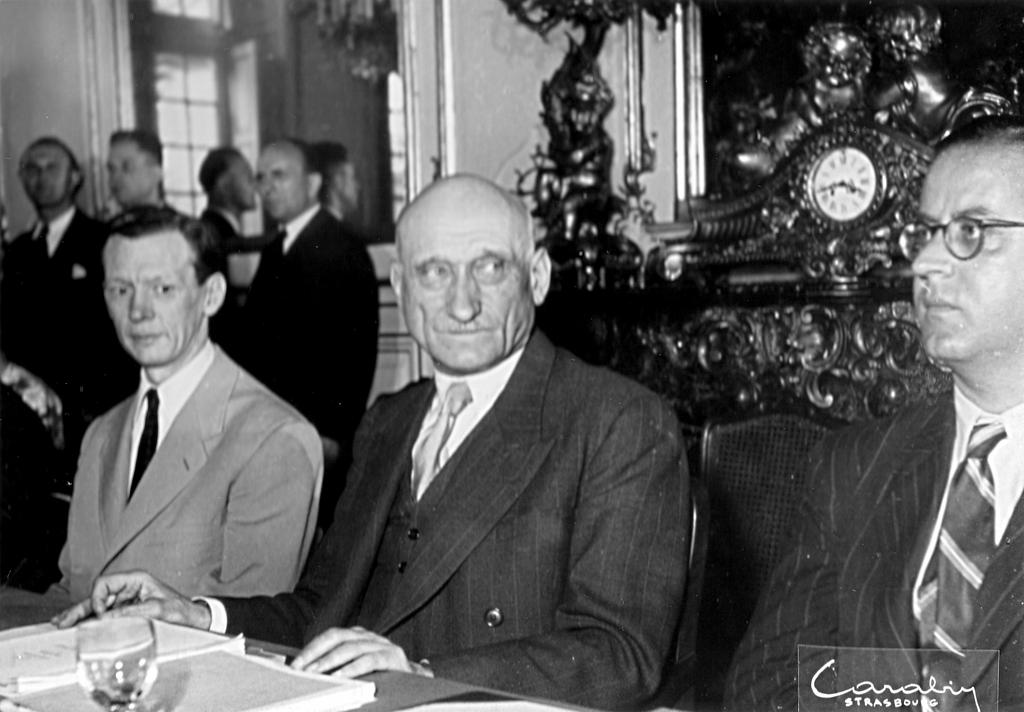 Robert Schuman mit Maurice Couve de Murville bei der ersten Tagung des Europarates (1949)