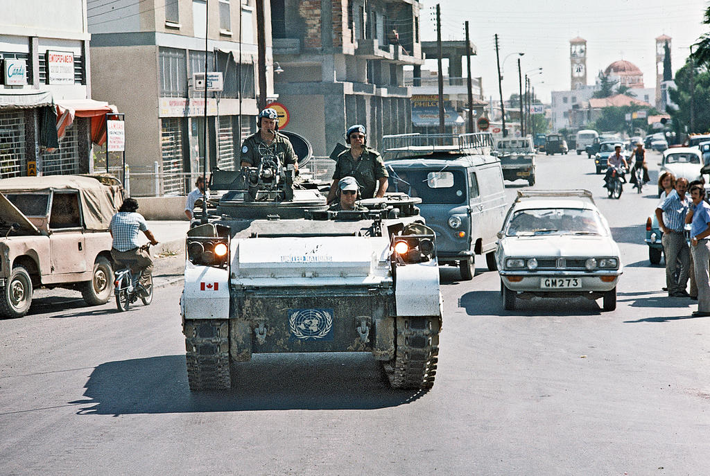 A UNFICYP patrol around the demarcation line in Nicosia (6 September 1974)