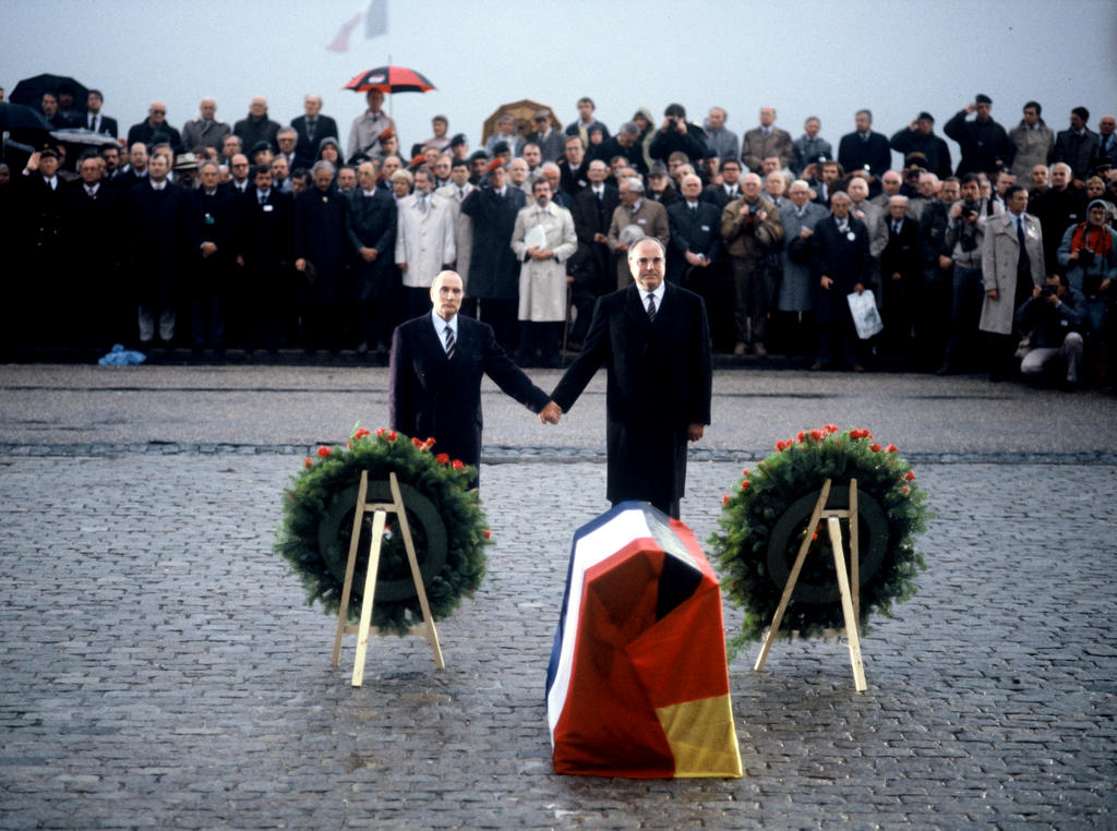 François Mitterrand und Helmut Kohl (Verdun, 22. September 1984)