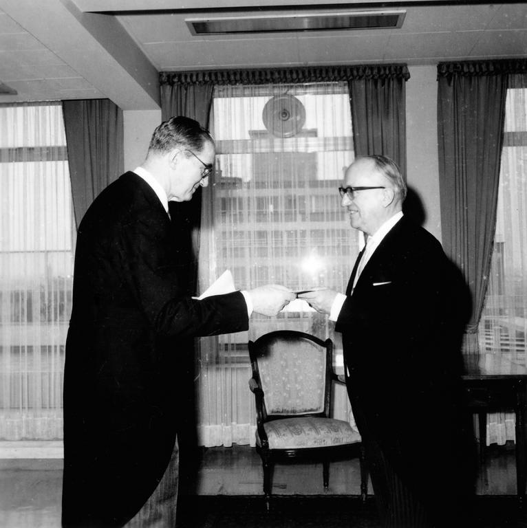 José Núñez Iglesias et Walter Hallstein (Bruxelles, 4 mars 1965)