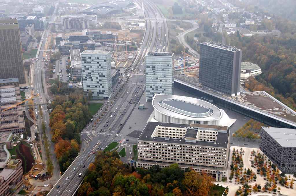 Vue aérienne du bâtiment du Parlement européen à Luxembourg (2009)
