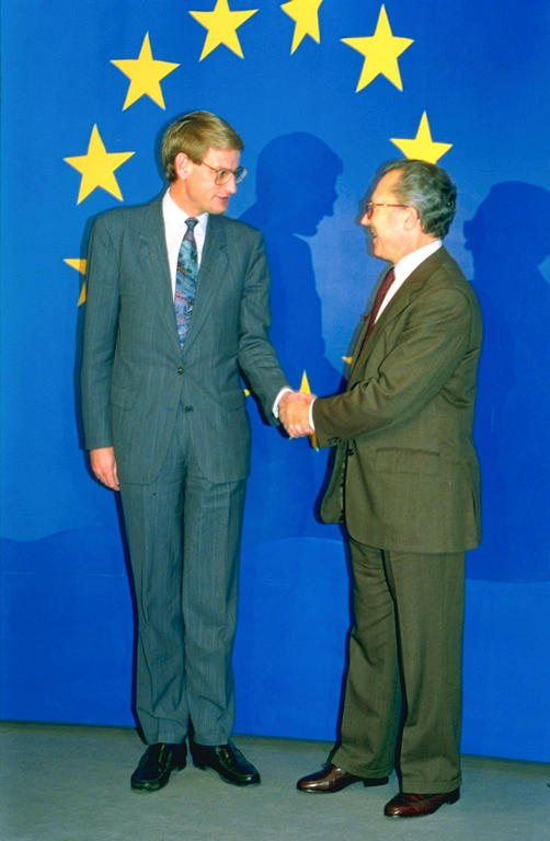 Signature de l'accord final sur l'Espace économique européen (Luxembourg, 22 octobre 1991)
