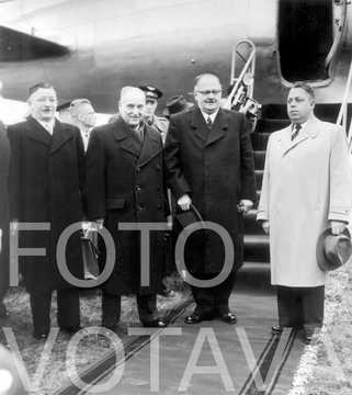The Austrian delegation leaves for Moscow (1955)