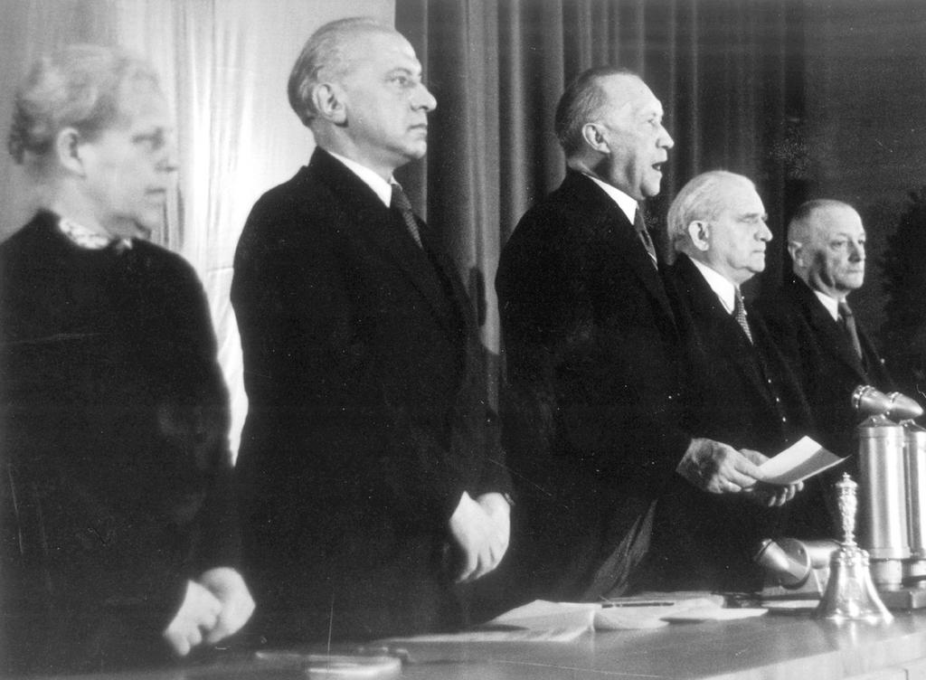 Adoption de la Loi fondamentale (Bonn, 23 mai 1949)