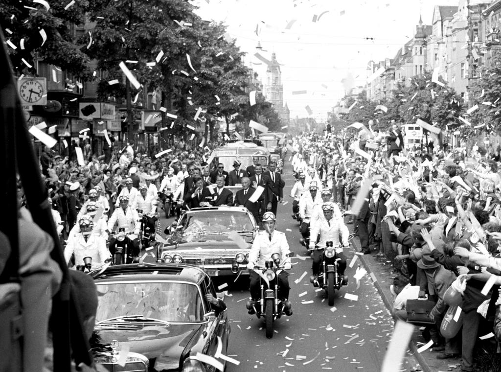 Arrival of US President John F. Kennedy in West Berlin (26 June 1963)