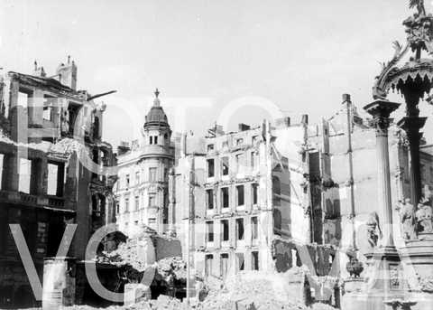 Quartier en ruine à Vienne (1945)