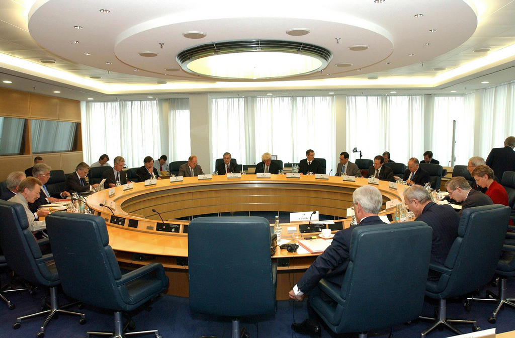 Réunion du conseil des gouverneurs de la Banque centrale européenne (2002)