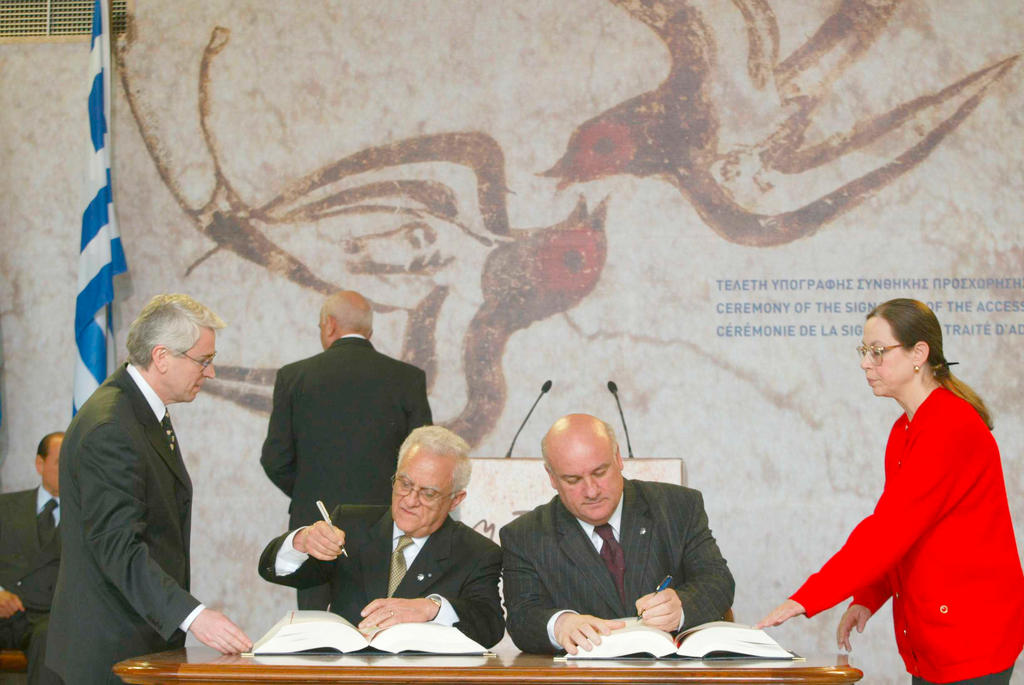 Signature par Malte du traité d'adhésion à l'Union européenne (Athènes, 16 avril 2003)