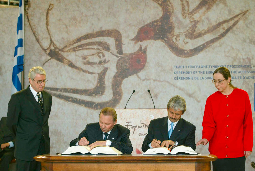 Signature par la Slovaquie du traité d'adhésion à l'Union européenne (Athènes, 16 avril 2003)