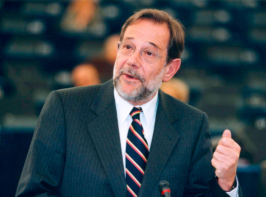 Javier Solana au Parlement européen (Strasbourg, 9 avril 2002)