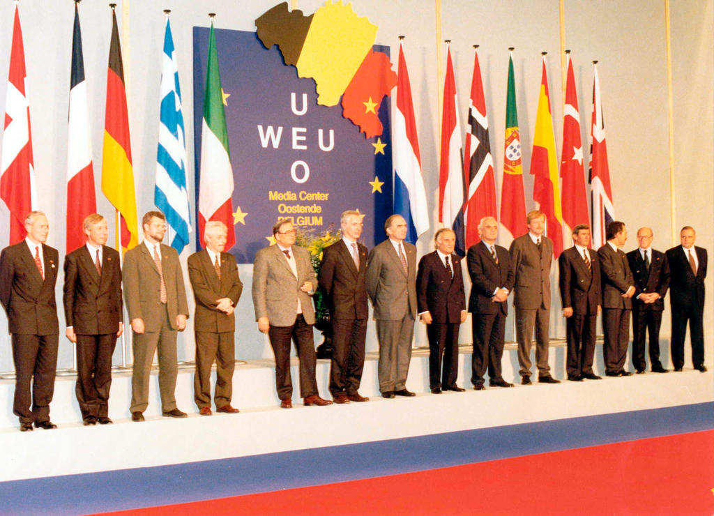 Adoption de la Charte de l'OAEO (Ostende, 19 novembre 1996)