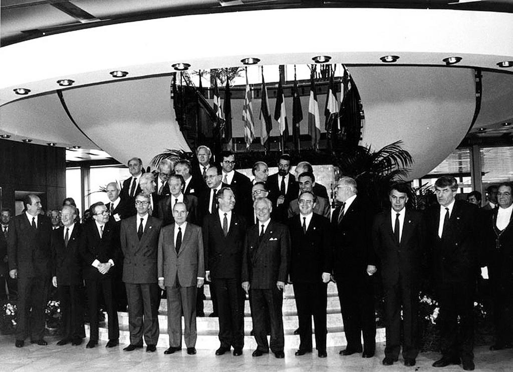 Photo de famille du Conseil européen de Luxembourg (Luxembourg, 28 et 29 juin 1991)