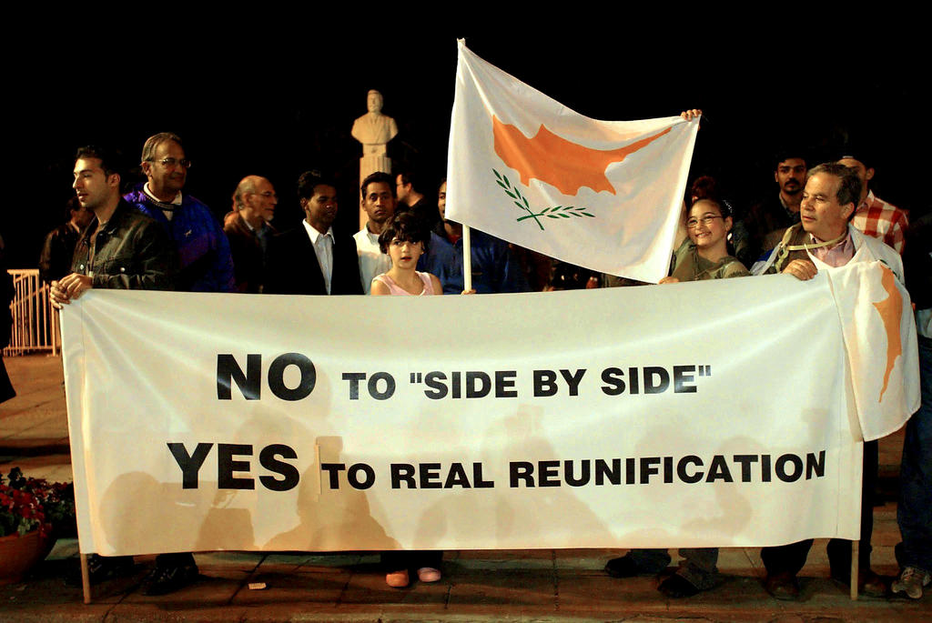 Demonstration against the UN plan for the reunification of Cyprus (Nicosia, 24 April 2004)