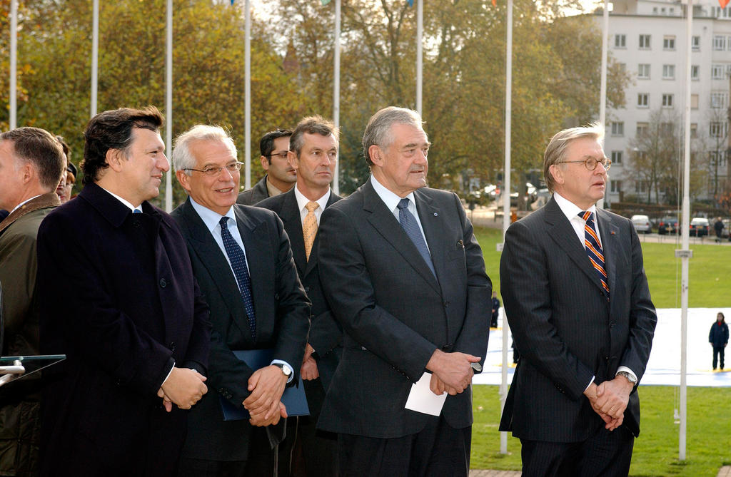 José Manuel Barroso, Josep Borrell Fontelles, Terry Davis et René van der Linden (Strasbourg, 16 novembre 2005)