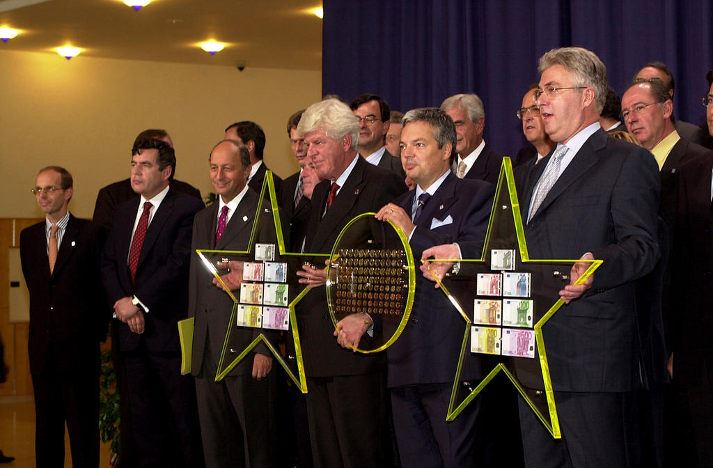 Presentation of euro coins and banknotes (Liège, 21 September 2001)