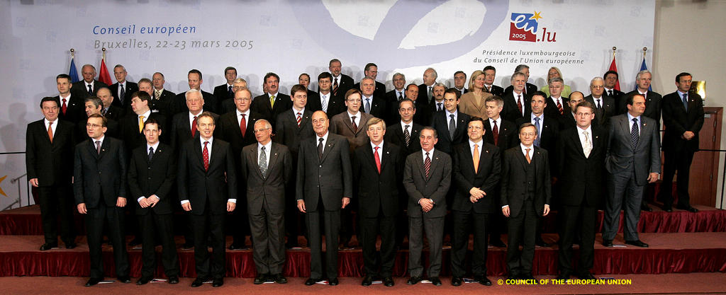 Photo de famille du Conseil européen de Bruxelles (Bruxelles, 22-23 mars 2005)