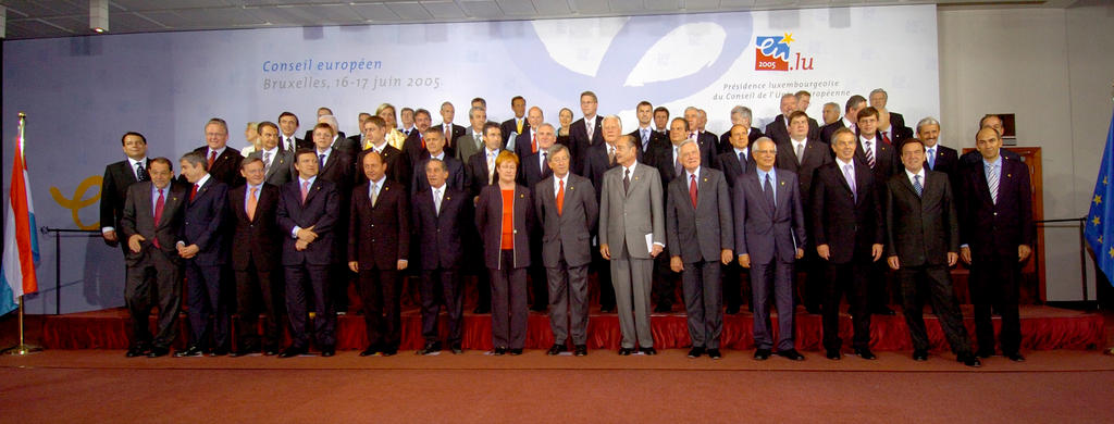 Photo de famille du Conseil européen de Bruxelles (Bruxelles, 16 et 17 juin 2005)