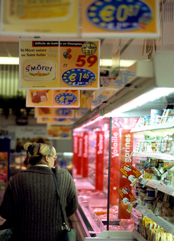 Double affichage des prix en euro et en monnaie nationale dans un hypermarché (2001)