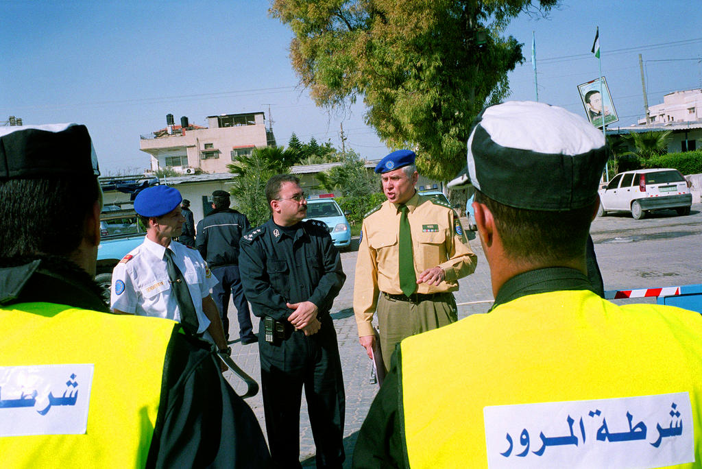 Mission de police de l'Union européenne pour les territoires palestiniens EUPOL COPPS (8 février 2006)