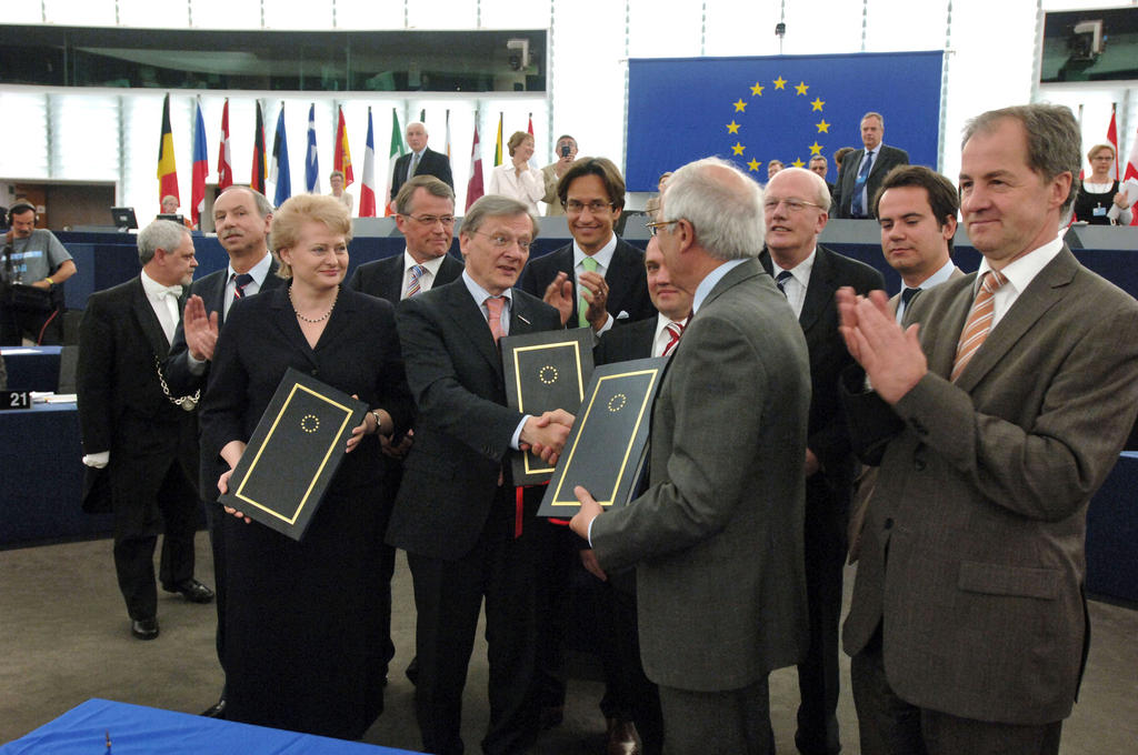 Ondertekening van het akkoord over de financiële vooruitzichten 2007-2013