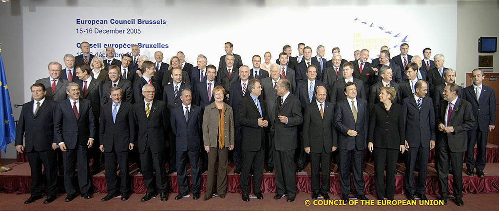 Photo de famille du Conseil européen de Bruxelles (Bruxelles, 15 et 16 décembre 2005)