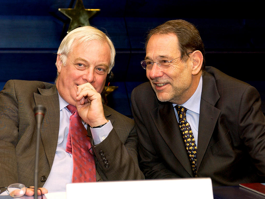 Christopher Patten et Javier Solana (Bruxelles, 17 mai 2004)