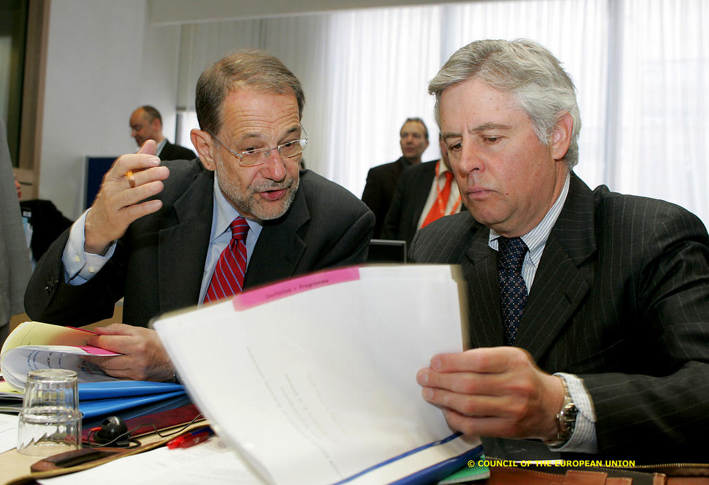 Javier Solana et Peter Feith (Bruxelles, 23 mai 2005)