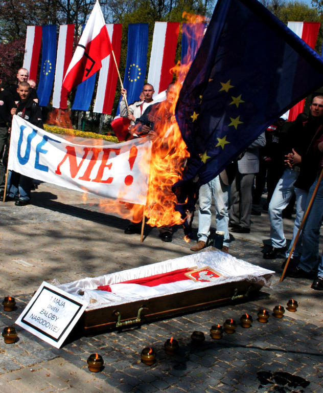 Manifestation contre l'adhésion de la Pologne à l'Union européenne (Lublin, 1er mai 2004)