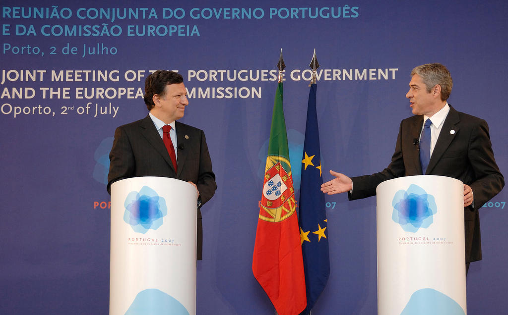 José Manuel Barroso e José Sócrates na reunião inaugural da Presidência Portuguesa do Conselho da UE (Porto, 2 juillet 2007)