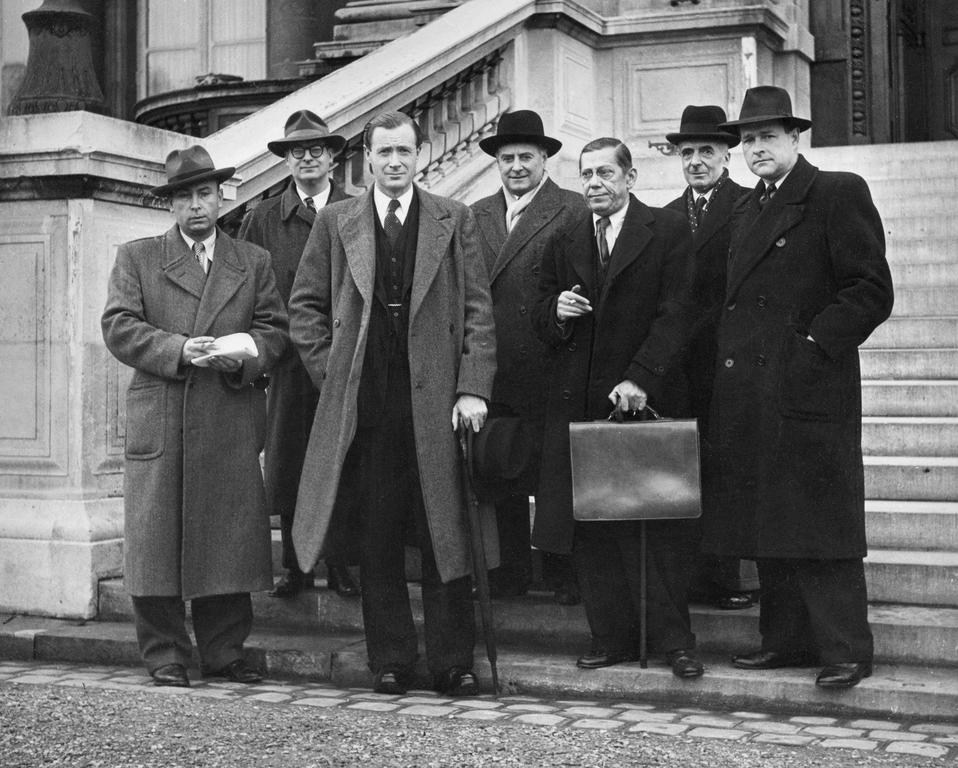 La remise du projet d'Assemblée européenne par le Mouvement européen (Paris, 9 décembre 1948)