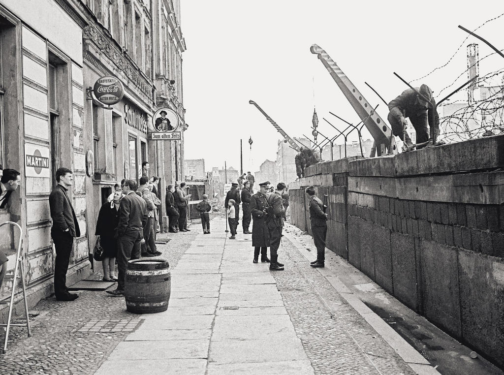 Construction du mur de Berlin (13 août 1961)