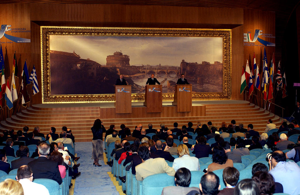 Press conference held to mark the opening of the Intergovernmental Conference (Rome, 4 October 2003)