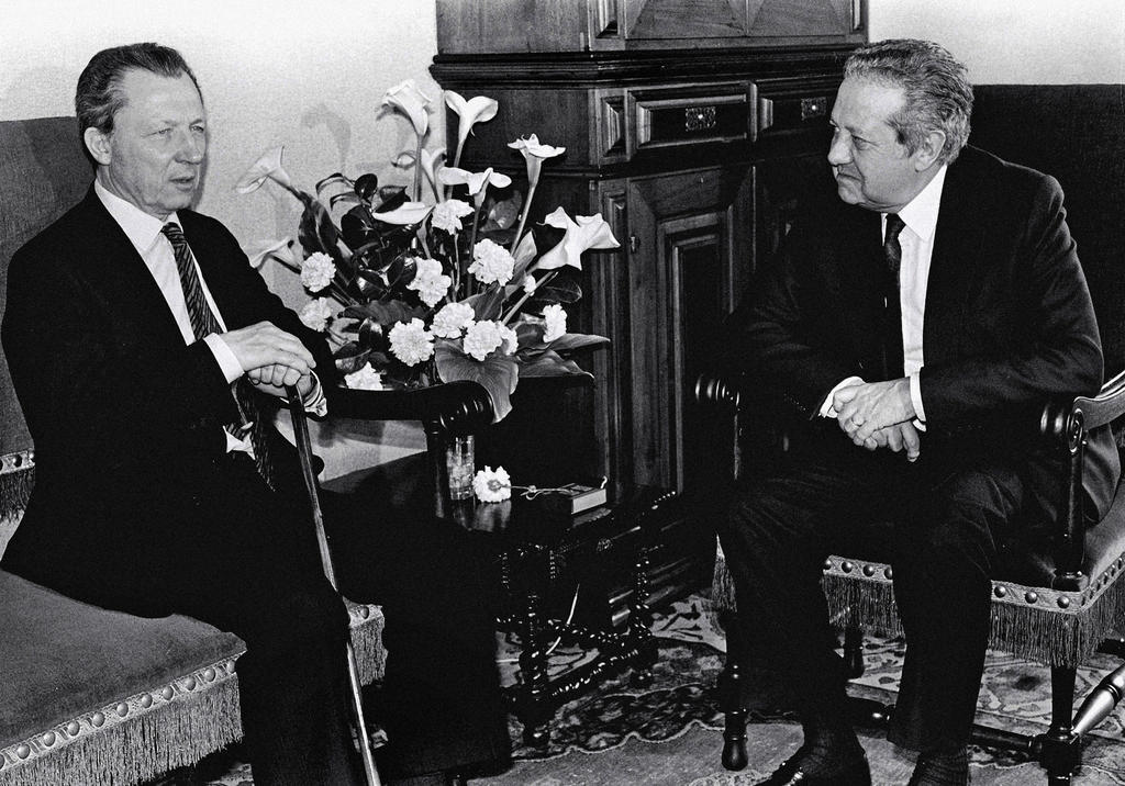 Jacques Delors and Mário Soares (10 April 1986)