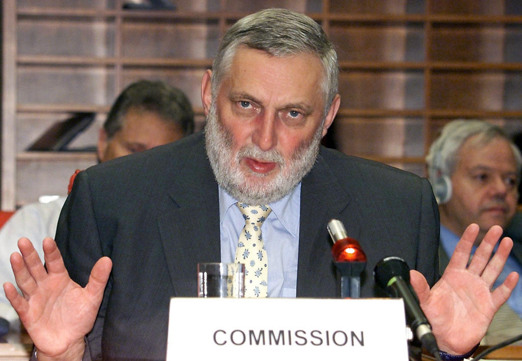 Franz Fischler after the negotiations for the reform of the CAP (Luxembourg, 26 June 2003)