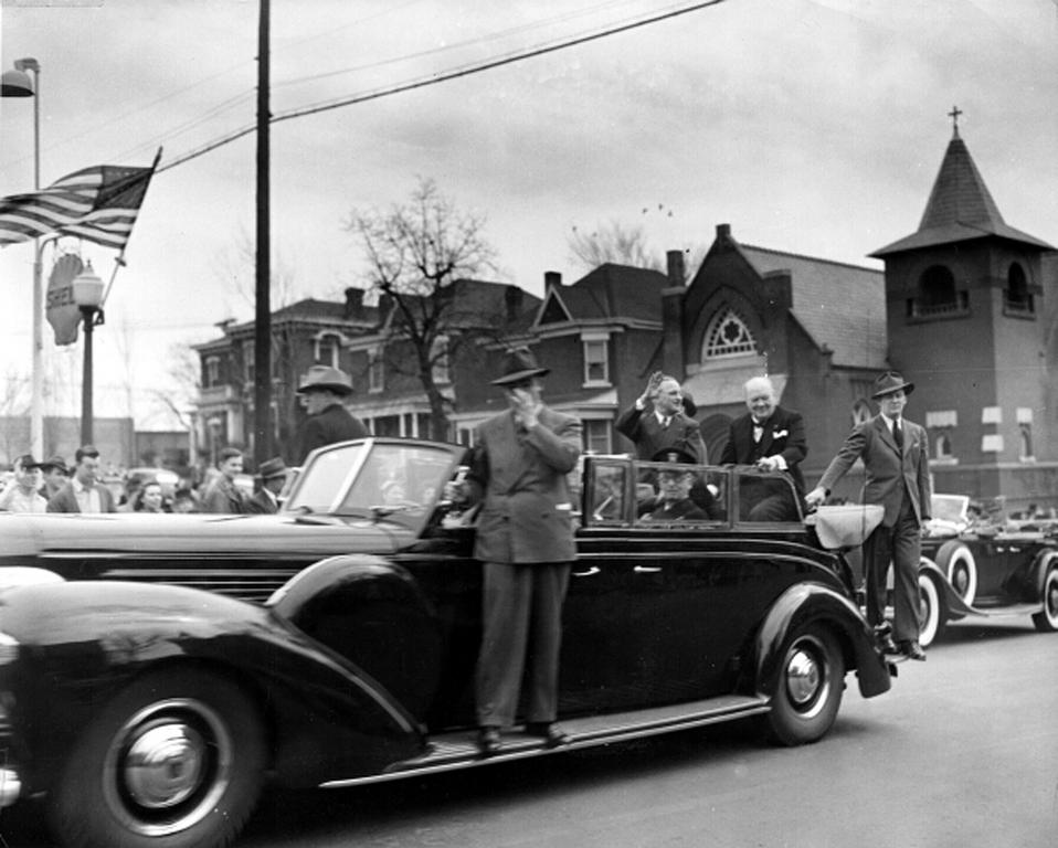 Harry Truman and Winston Churchill on the way to Fulton (5 March 1946)