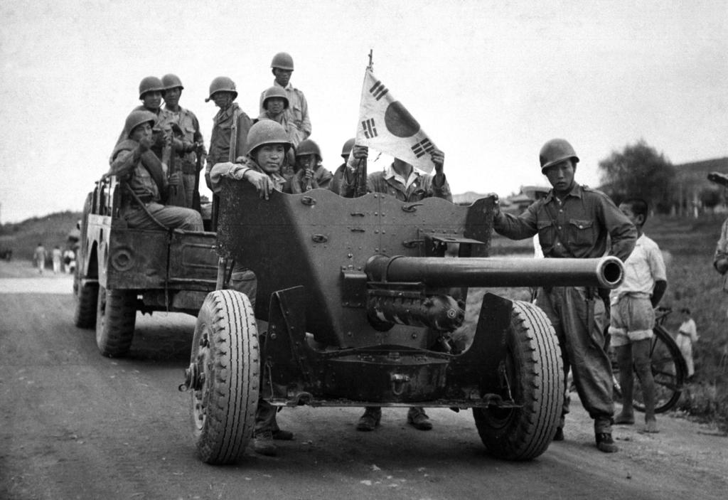 Évacuation de l'aérodrome de Suwon par les troupes sud-coréennes (Corée, 1950)