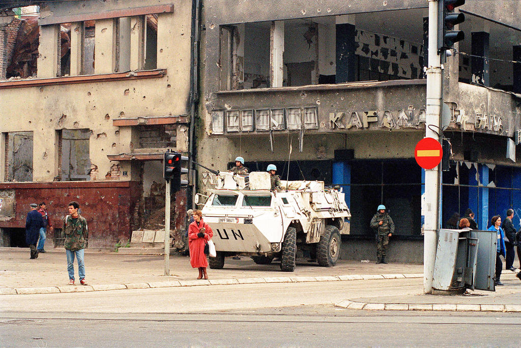 Patrouille de surveillance de la FORPRONU à Sarajevo (30 novembre 1994)